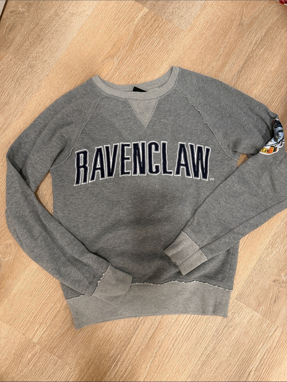 universal studio Ravenclaw Gray Crewneck Sweatshirt fans